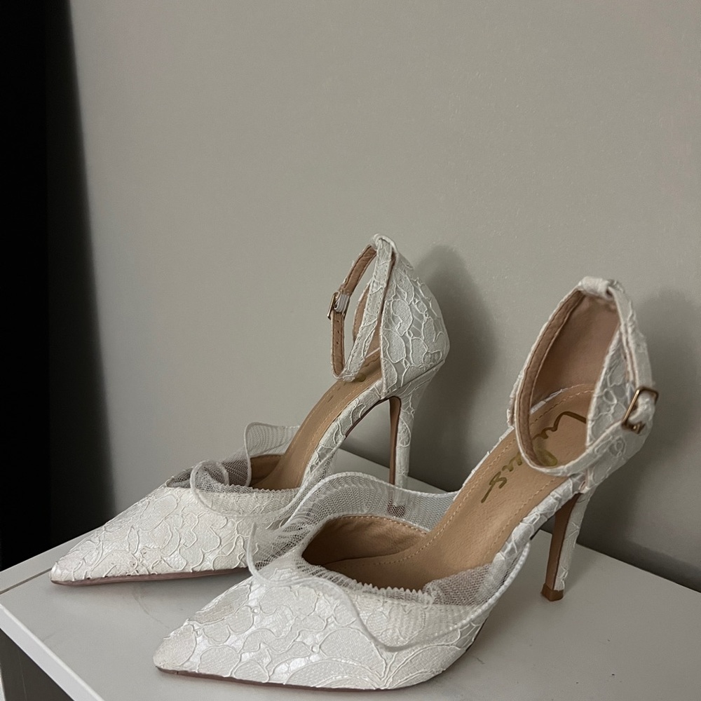 White LuLu Lace Ruffle Heel - Picture 2 of 5